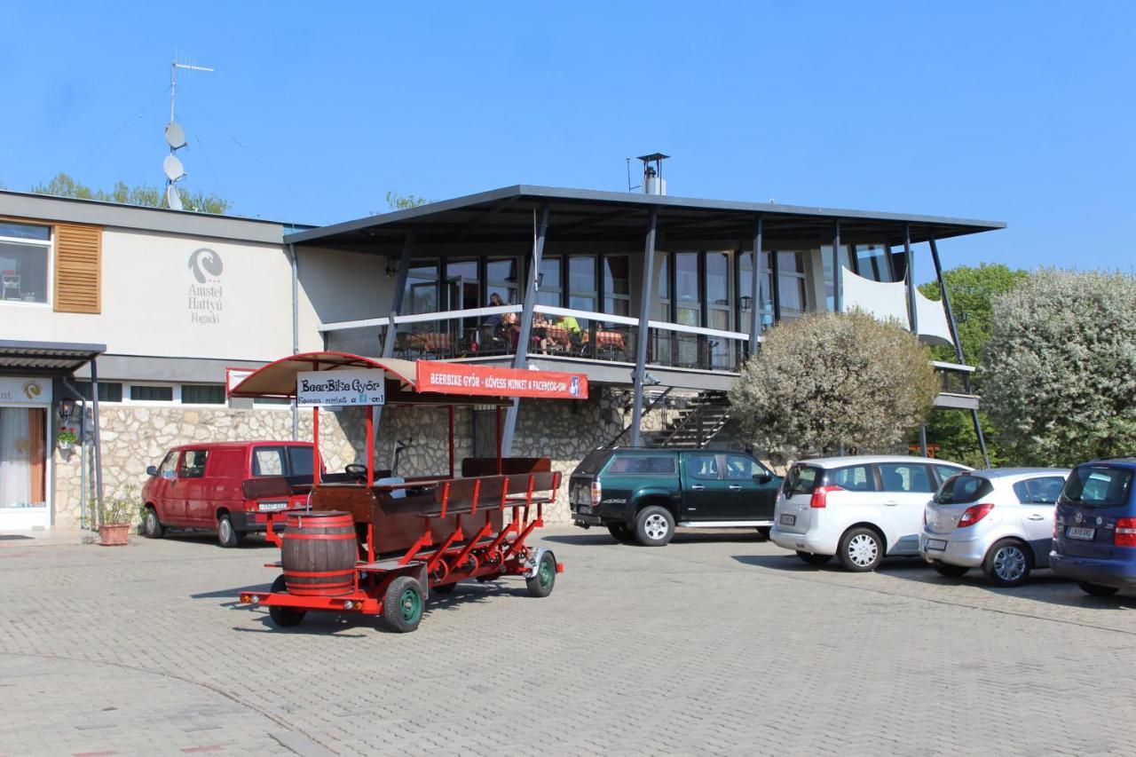 Amstel Hattyu Panzio -Erintesmentes Bejelentkezes Ráb Exteriér fotografie